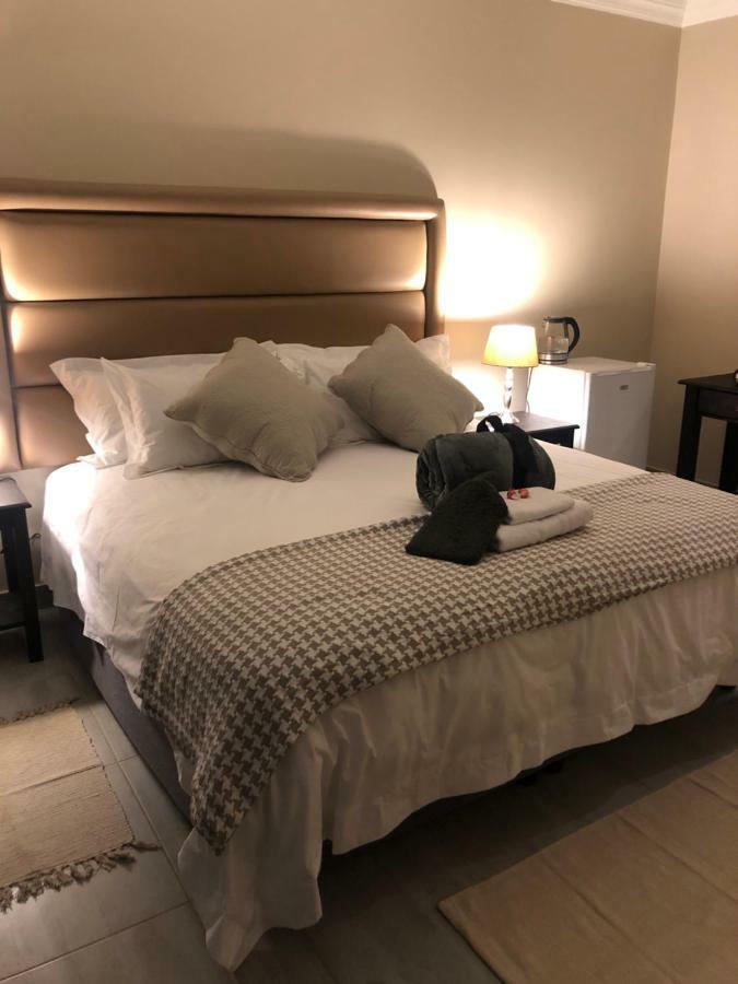 8 On Acacia Guesthouse Μπέντφορντβιου Εξωτερικό φωτογραφία