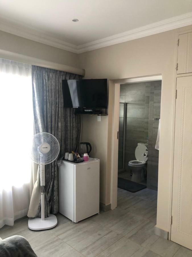 8 On Acacia Guesthouse Μπέντφορντβιου Εξωτερικό φωτογραφία