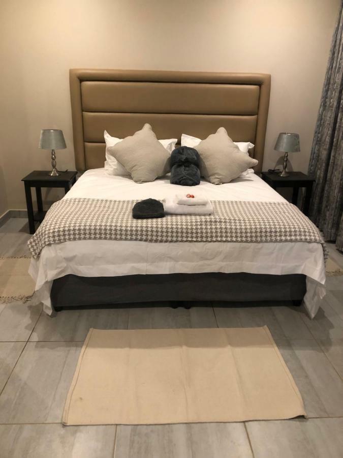 8 On Acacia Guesthouse Μπέντφορντβιου Εξωτερικό φωτογραφία