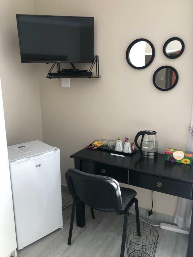 8 On Acacia Guesthouse Μπέντφορντβιου Εξωτερικό φωτογραφία