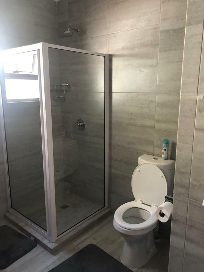 8 On Acacia Guesthouse Μπέντφορντβιου Εξωτερικό φωτογραφία